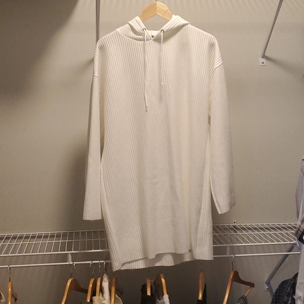 White Ribbed Sweater - Picture 1 of 3